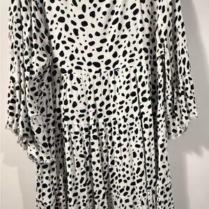 Umgee Black and White Patterned Top